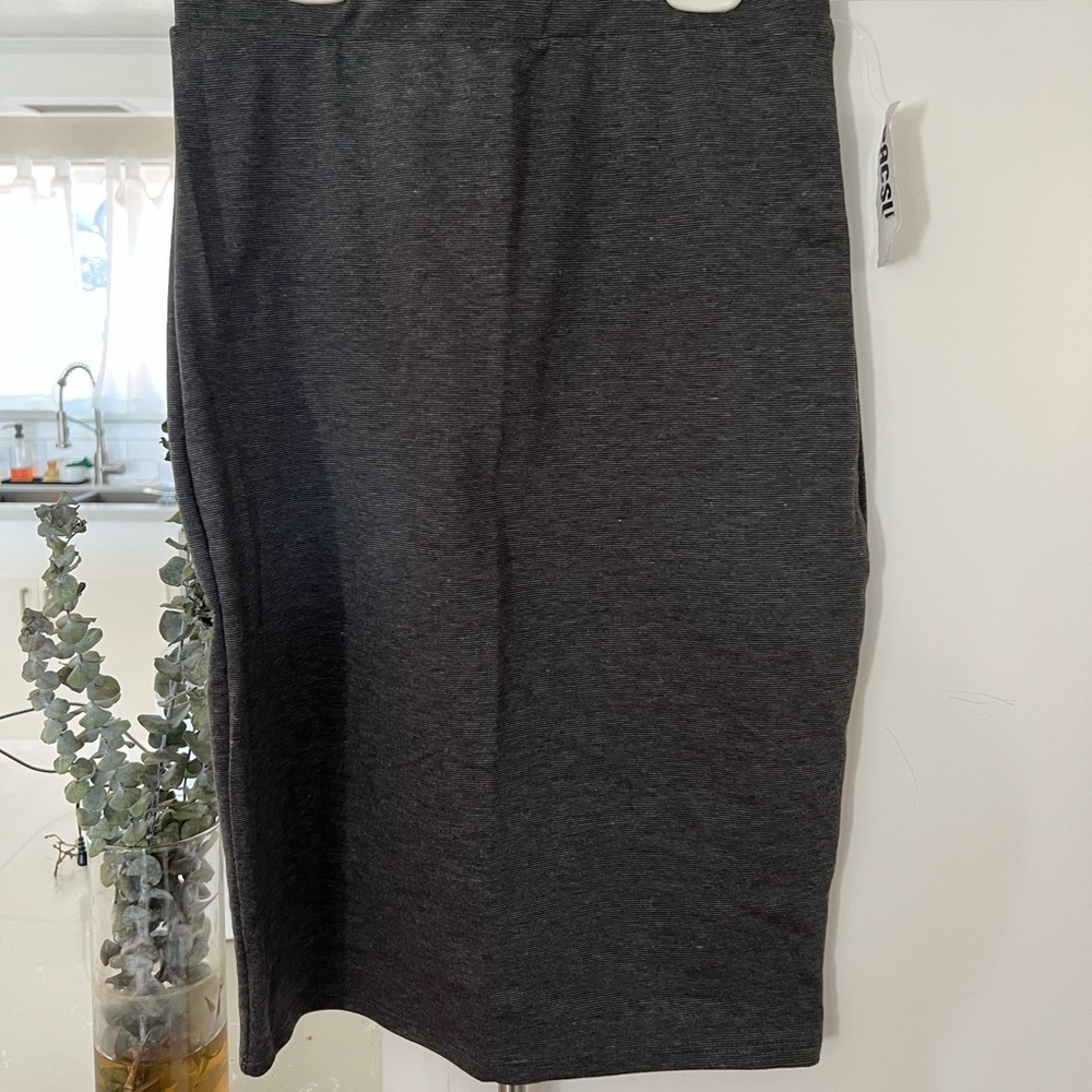 NWT Soft Casual Pencil Skirt by LA Hearts. Gray size L